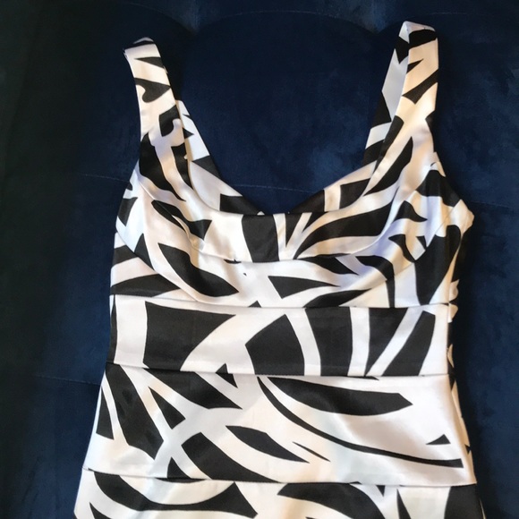 Black and white pattern dress - Picture 2 of 4